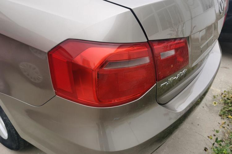 Used Volkswagen Jetta 2015 Value Edition 1.6L Manual Fashionable Style Left Rear Taillight