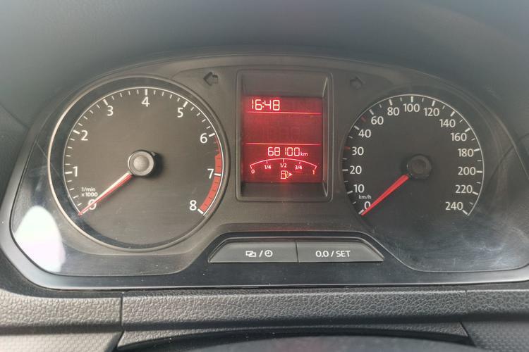 Used Volkswagen Jetta 2015 Value Edition 1.6L Manual Fashionable Style Odometer Close Up