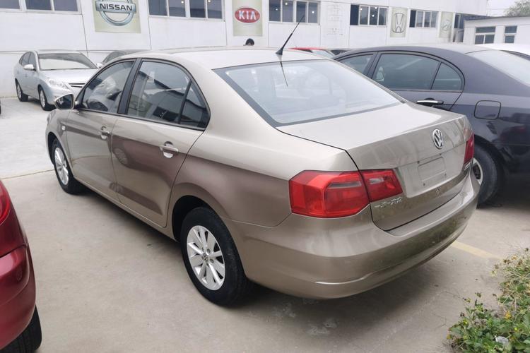 Used Volkswagen Jetta 2015 Value Edition 1.6L Manual Fashionable Style Rear Left 45 Deg