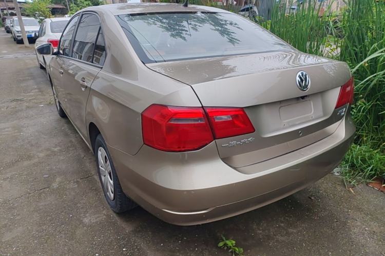 Used Volkswagen Jetta 2015 Value Edition 1.6L Manual Fashionable Style Rear Left 45 Deg
