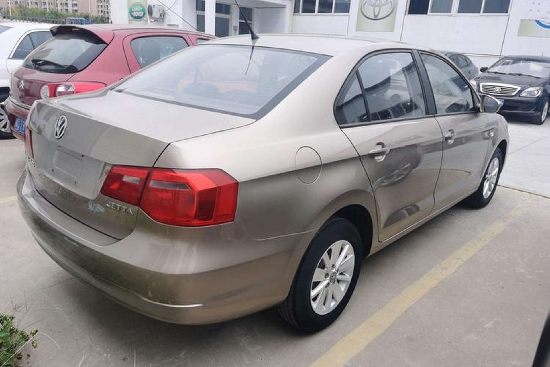 Used Volkswagen Jetta 2015 Value Edition 1.6L Manual Fashionable Style Rear Right 45 Deg