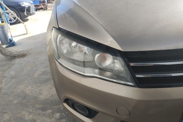 Used Volkswagen Jetta 2015 Zhuihui Edition 1.6L Manual Comfort Model Right Front Headlight