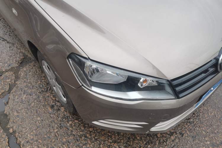 Used Volkswagen Jetta 2015 Value Edition 1.6L Manual Fashionable Style Right Front Headlight