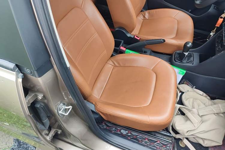 Used Volkswagen Jetta 2015 Value Edition 1.6L Manual Fashionable Style Right Front Seat