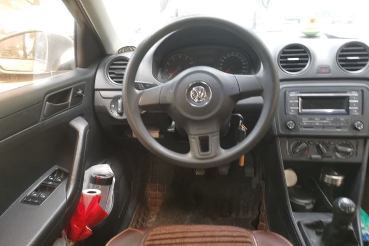 Used Volkswagen Jetta 2015 Value Edition 1.6L Manual Fashionable Style Steering Wheel