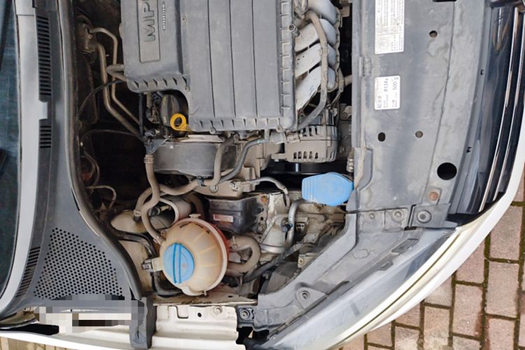 Used Volkswagen Jetta 2016 1.6L 25th Anniversary Edition Engine Bay Right