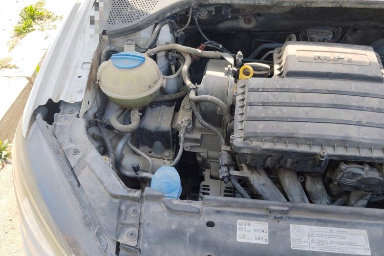 Used Volkswagen Jetta 2016 1.6L 25th Anniversary Edition Engine Bay Right