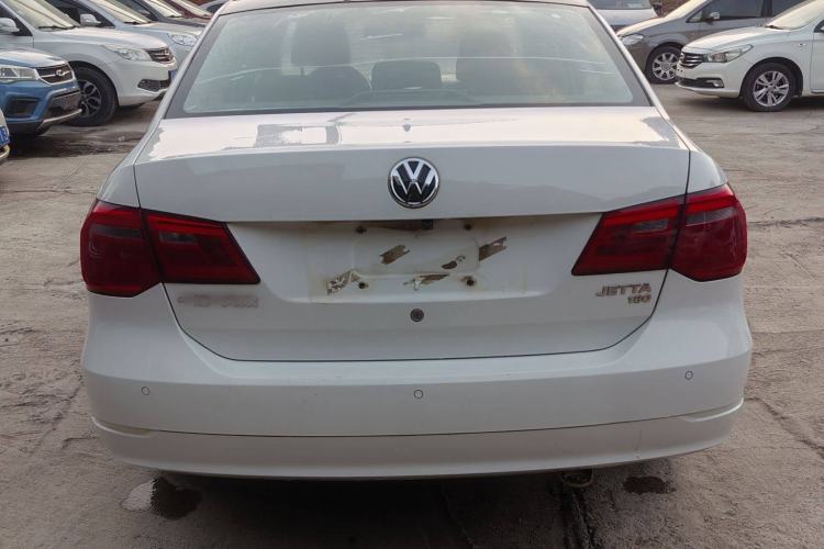 Used Volkswagen Jetta 2016 1.6L 25th Anniversary Edition Exterior 4