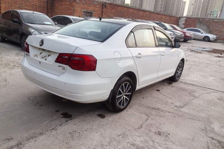 Used Volkswagen Jetta 2016 1.6L 25th Anniversary Edition Exterior 5