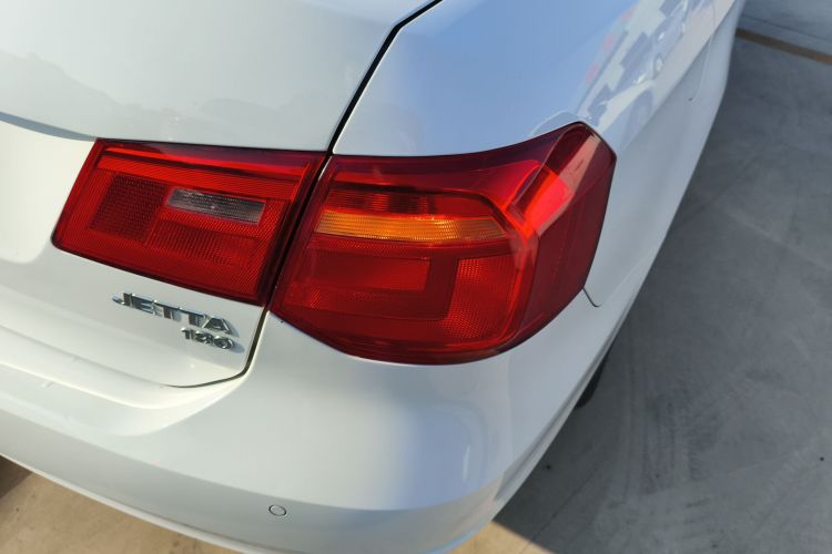 Used Volkswagen Jetta 2016 1.6L 25th Anniversary Edition Exterior 6