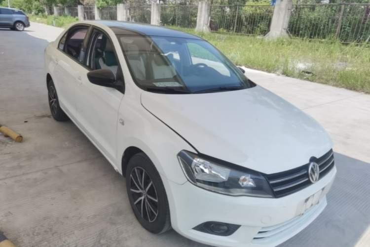 Used Volkswagen Jetta 2016 1.6L 25th Anniversary Edition Front Right 45 Deg