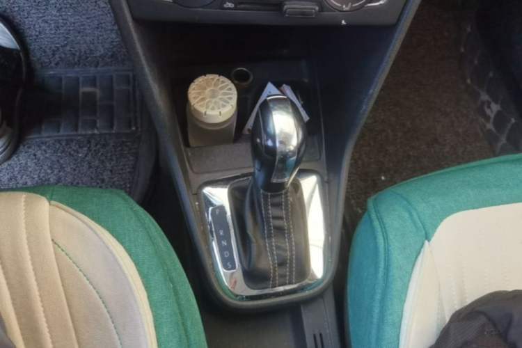 Used Volkswagen Jetta 2016 1.6L 25th Anniversary Edition Gear Lever