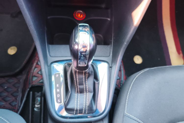 Used Volkswagen Jetta 2016 1.6L 25th Anniversary Edition Gear Lever