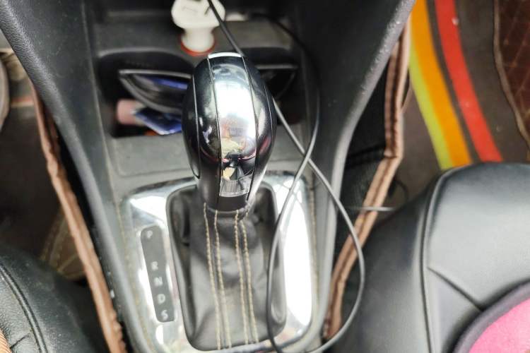 Used Volkswagen Jetta 2016 1.6L 25th Anniversary Edition Gear Lever