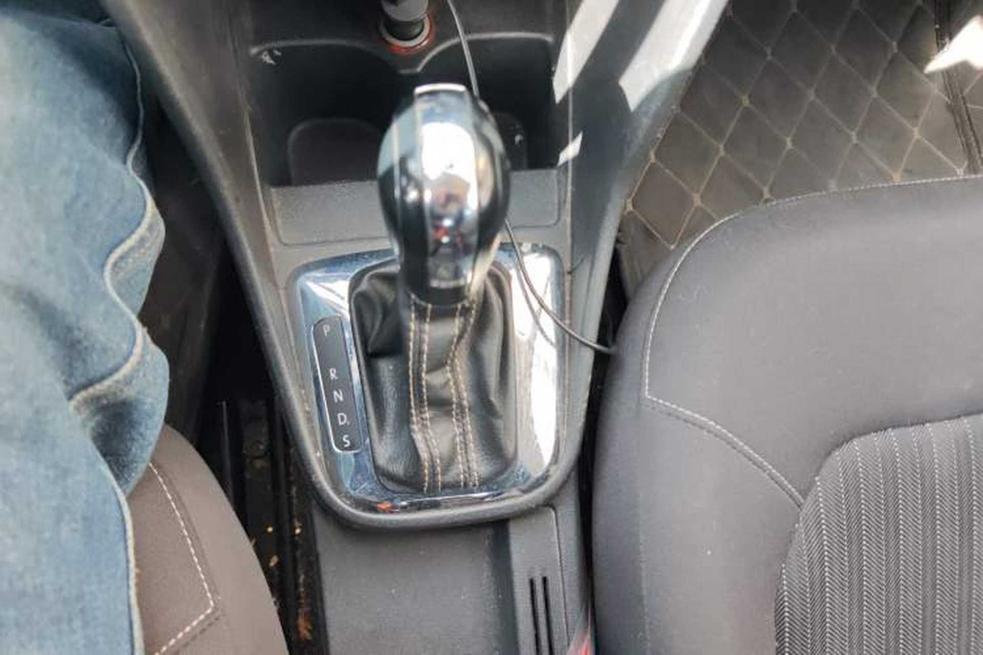 Used Volkswagen Jetta 2016 1.6L 25th Anniversary Edition Gear Lever