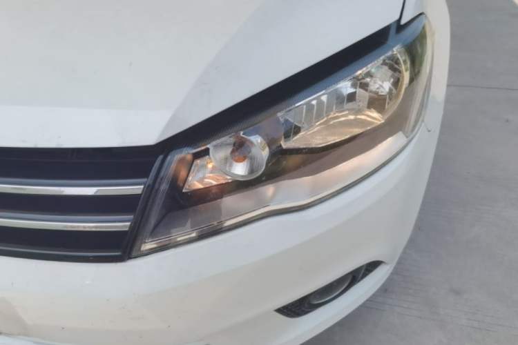 Used Volkswagen Jetta 2016 1.6L 25th Anniversary Edition Left Front Headlight