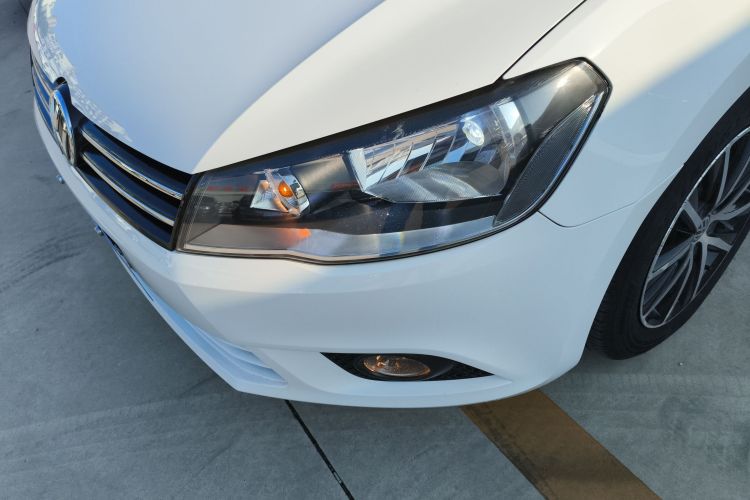 Used Volkswagen Jetta 2016 1.6L 25th Anniversary Edition Left Front Headlight