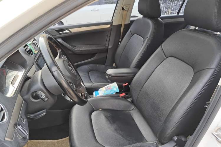 Used Volkswagen Jetta 2016 1.6L 25th Anniversary Edition Left Front Seat