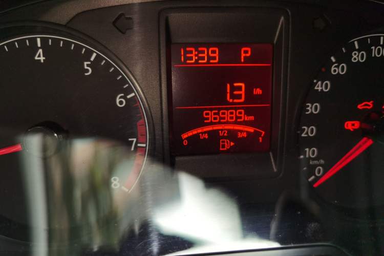 Used Volkswagen Jetta 2016 1.6L 25th Anniversary Edition Odometer Close Up