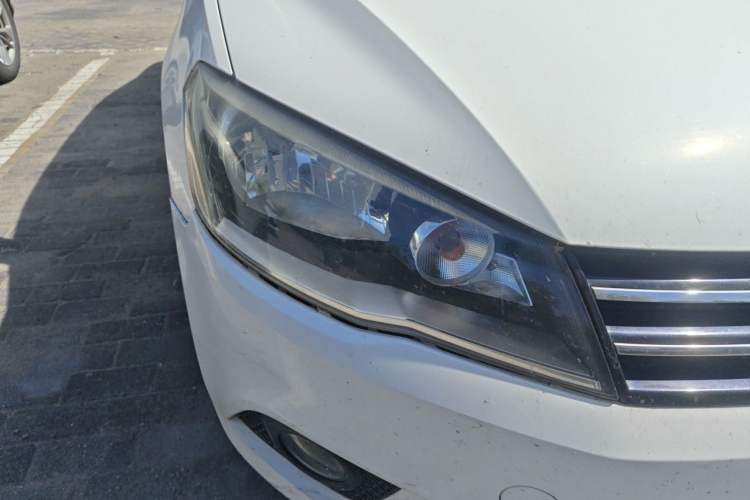 Used Volkswagen Jetta 2016 1.6L 25th Anniversary Edition Right Front Headlight