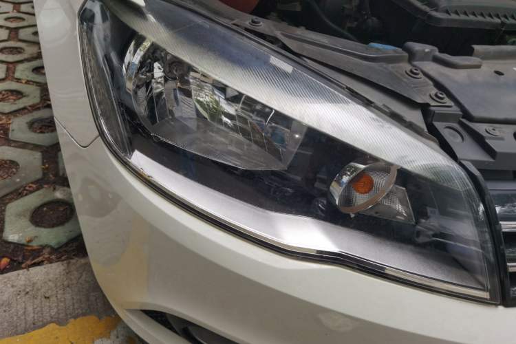 Used Volkswagen Jetta 2016 1.6L 25th Anniversary Edition Right Front Headlight