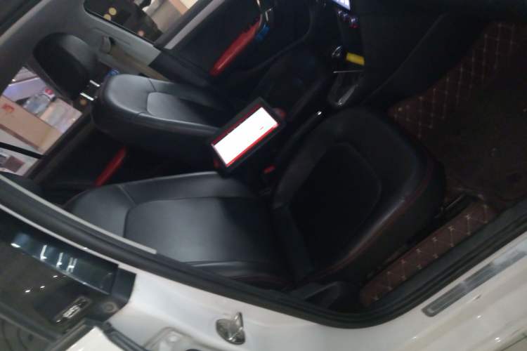 Used Volkswagen Jetta 2016 1.6L 25th Anniversary Edition Right Front Seat