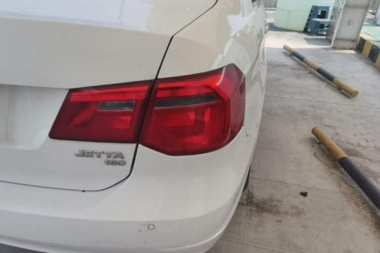 Used Volkswagen Jetta 2016 1.6L 25th Anniversary Edition Right Rear Taillight