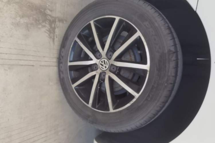 Used Volkswagen Jetta 2016 1.6L 25th Anniversary Edition Right Rear Wheel Hub