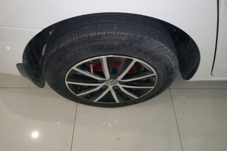 Used Volkswagen Jetta 2016 1.6L 25th Anniversary Edition Right Rear Wheel Hub