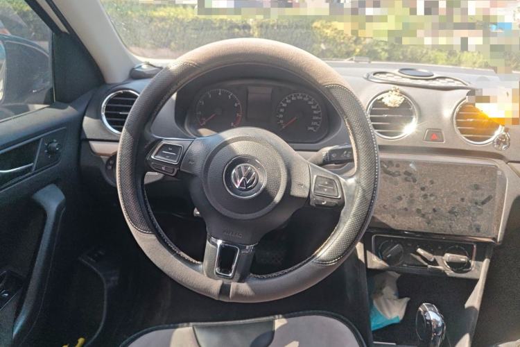 Used Volkswagen Jetta 2016 1.6L 25th Anniversary Edition Steering Wheel