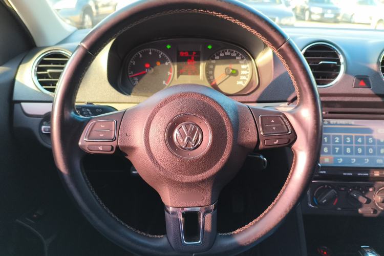 Used Volkswagen Jetta 2016 1.6L 25th Anniversary Edition Steering Wheel