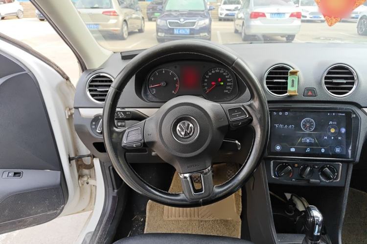 Used Volkswagen Jetta 2016 1.6L 25th Anniversary Edition Steering Wheel