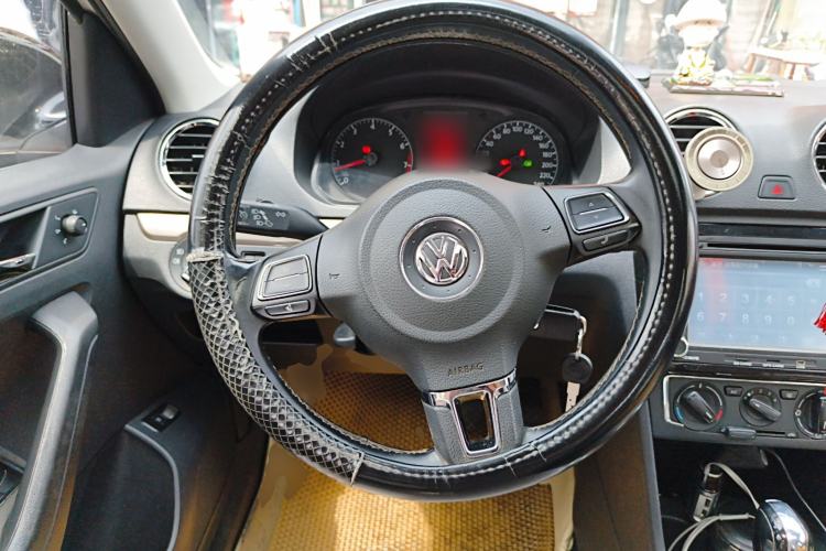 Used Volkswagen Jetta 2016 1.6L 25th Anniversary Edition Steering Wheel