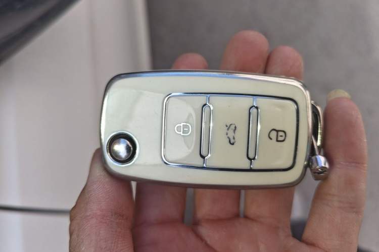 Used Volkswagen Jetta 2016 1.6L 25th Anniversary Edition Vehicle Key
