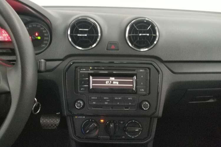 Used Volkswagen Jetta 2017 1.5L Automatic Fashion Model Audio And AC Panel