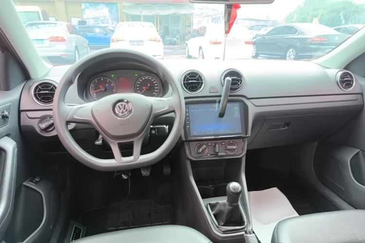 Used Volkswagen Jetta 2017 1.4L Manual Fashion Edition Center Console