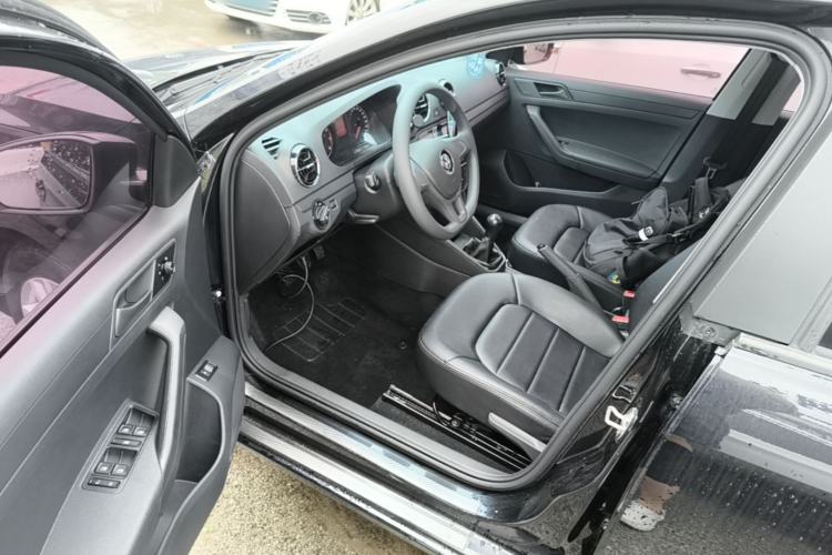 Used Volkswagen Jetta 2017 1.4L Manual Fashion Edition Driver Seat