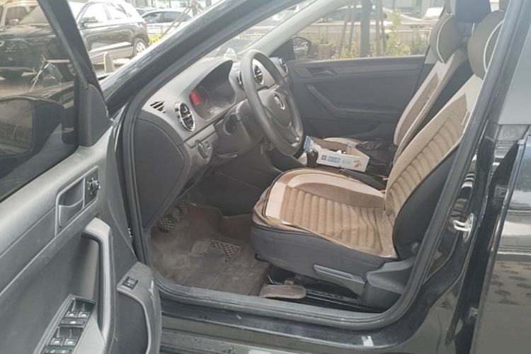 Used Volkswagen Jetta 2017 1.4L Manual Fashion Edition Driver Seat