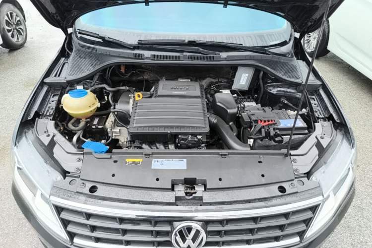 Used Volkswagen Jetta 2017 1.4L Manual Fashion Edition Engine Bay