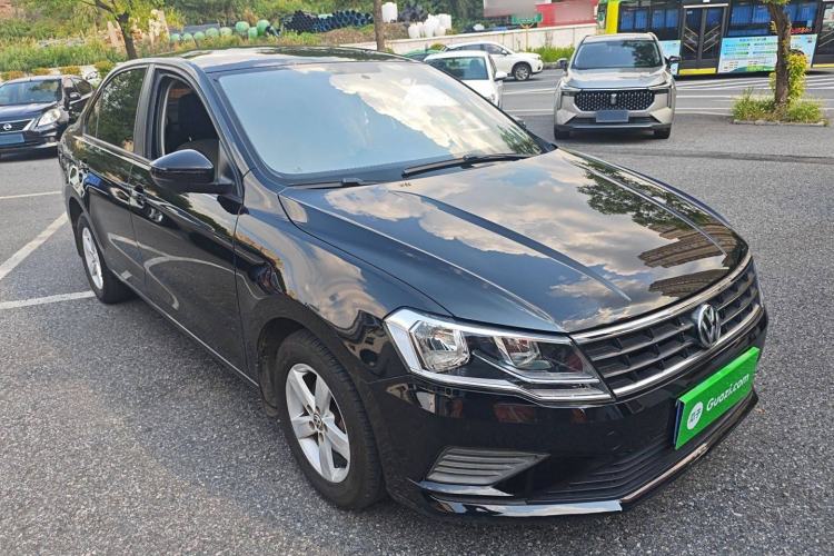 Used Volkswagen Jetta 2017 1.5L Manual Fashion Edition Exterior 2