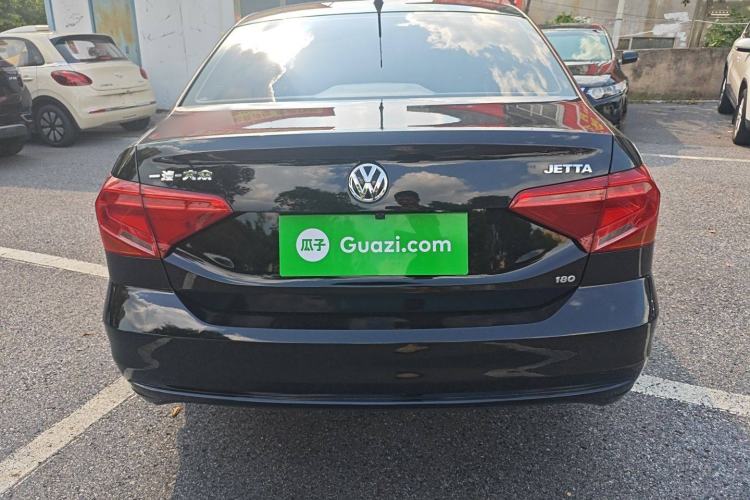 Used Volkswagen Jetta 2017 1.5L Manual Fashion Edition Exterior 4