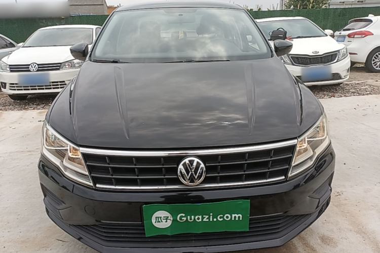 Used Volkswagen Jetta 2017 1.4L Manual Fashion Edition Front