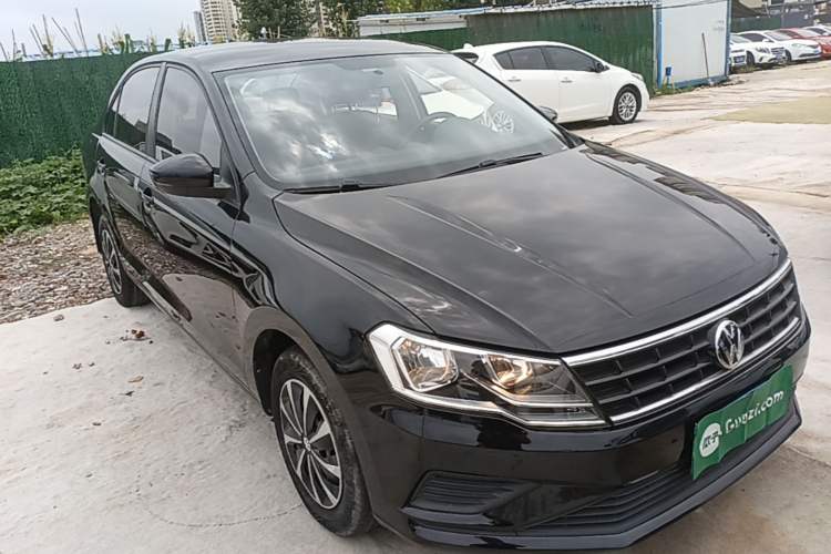 Used Volkswagen Jetta 2017 1.4L Manual Fashion Edition Front Right 45 Deg