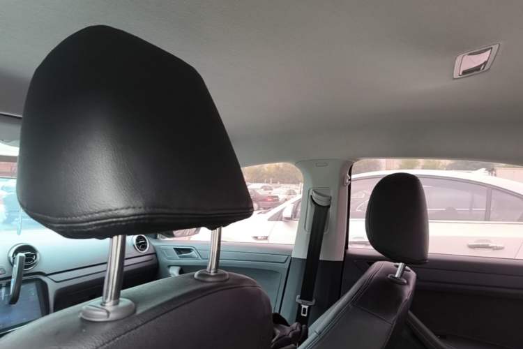 Used Volkswagen Jetta 2017 1.4L Manual Fashion Edition Headliner