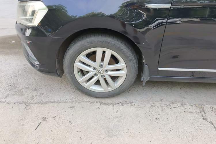 Used Volkswagen Jetta 2017 1.5L Manual Comfort Model Left Front Wheel Hub