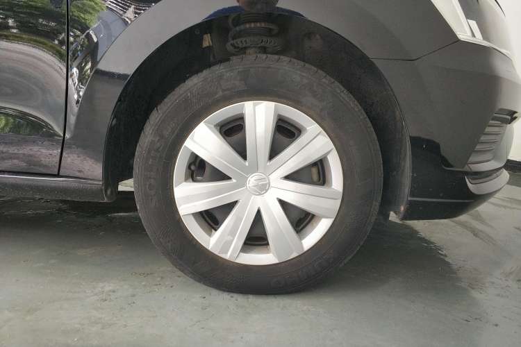 Used Volkswagen Jetta 2017 1.5L Automatic Fashion Model Left Rear Wheel Hub