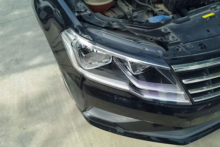 Used Volkswagen Jetta 2017 1.4L Manual Fashion Edition Right Front Headlight
