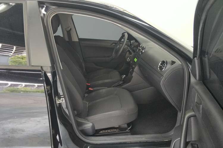 Used Volkswagen Jetta 2017 1.5L Automatic Fashion Model Right Front Seat
