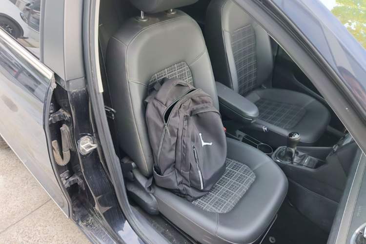 Used Volkswagen Jetta 2017 1.5L Manual Comfort Model Right Front Seat