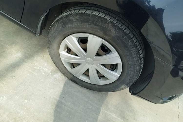 Used Volkswagen Jetta 2017 1.4L Manual Fashion Edition Right Front Wheel Hub